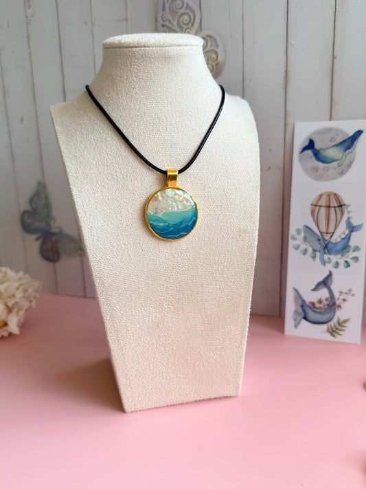 Collier Effet Océan – Création Artisanale en Résine Époxy 🌊