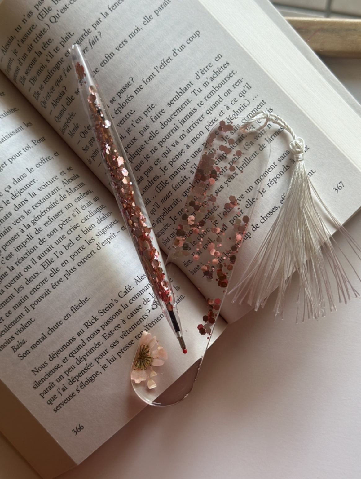 Marque-Page & Stylo en Résine Époxy – Cadeau Élégant pour Lecteurs