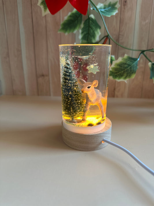 Veilleuse féerique - forêt enneigée