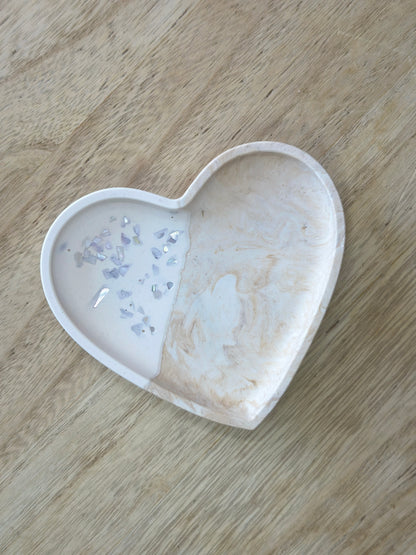 Vide-poche cœur en résine – cadeau romantique et original