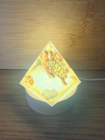 Pyramide Tortue en Résine Époxy | Décoration Artisanale avec ou sans  LED