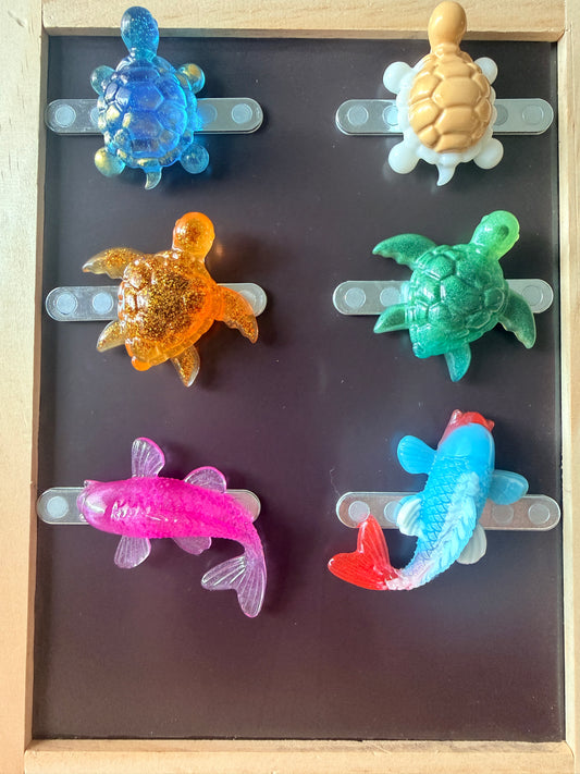 Mini Tortues & Poissons Japonais Aimantés en Résine Époxy – Magnet Frigo Fait Main