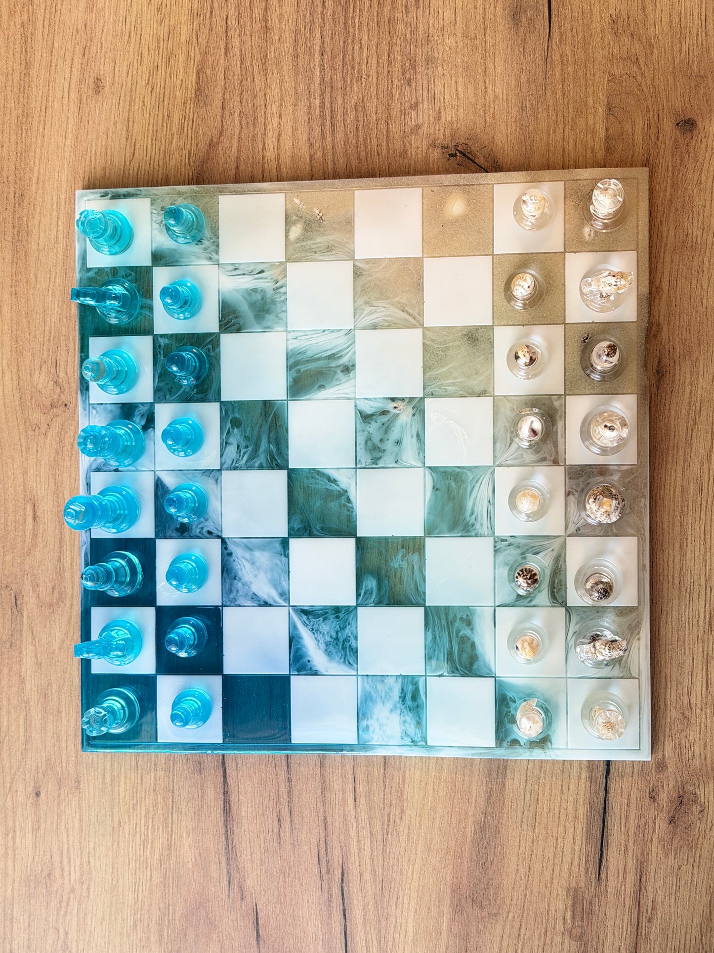 ♟️ Échiquier artisanal en résine époxy – Pièce unique