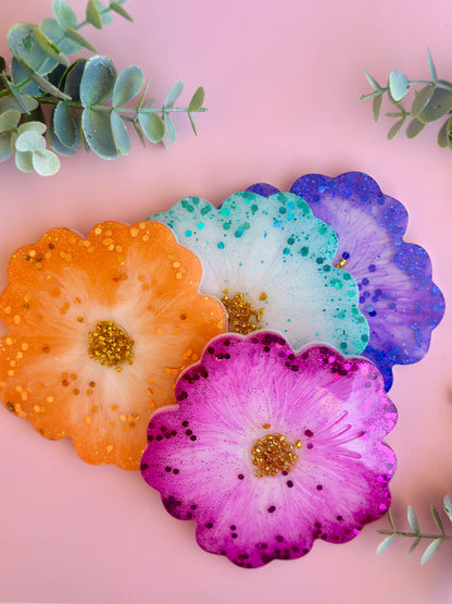 Dessous de verre fleuris en résine – Lot de 4 couleurs estivales fait main