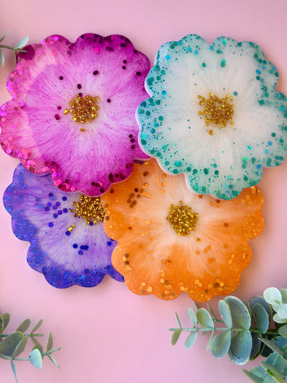 Dessous de verre fleuris en résine – Lot de 4 couleurs estivales fait main