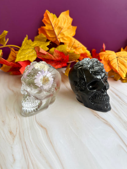 Crânes décoratifs en résine