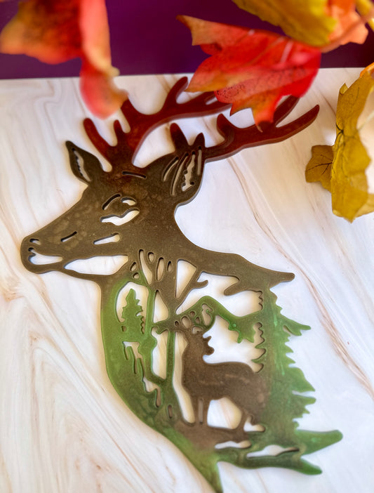 Cerf mural décoratif – Pièce artisanale en résine